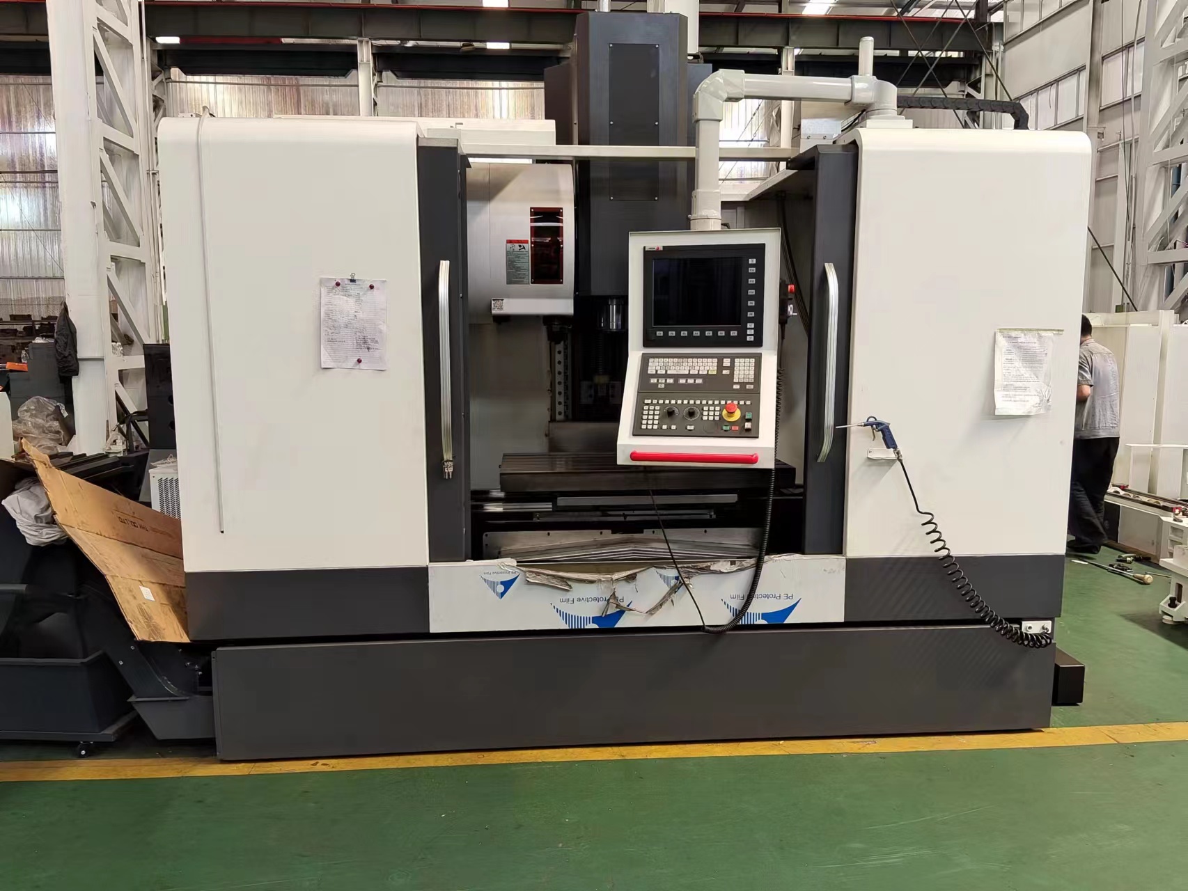 Heavy Equipment Center - High precision BT40 vertical machining center